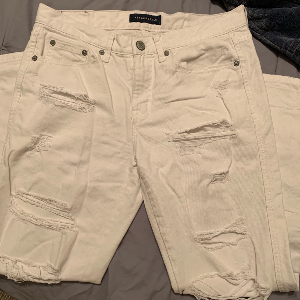 Aeropostale distressed boyfriend jeans